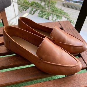 Women’s flats- leather in and out.